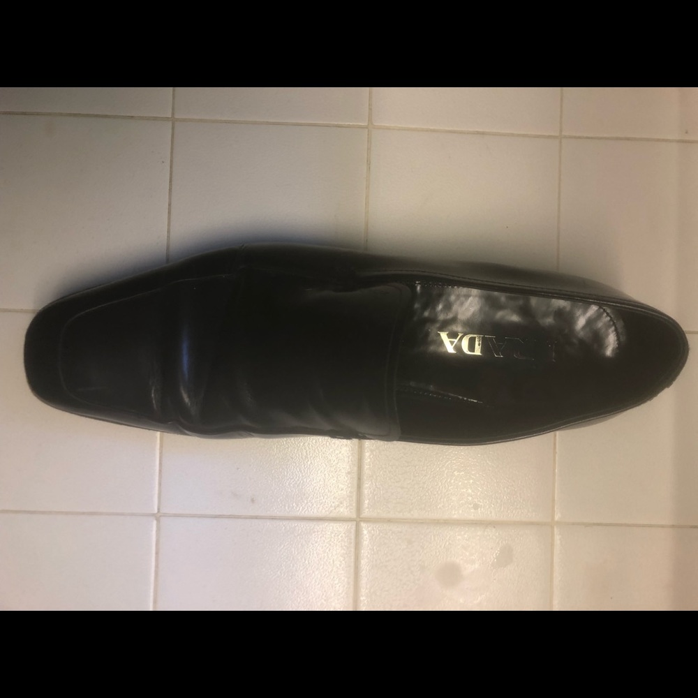 Prada shoes - Picture 3 of 3